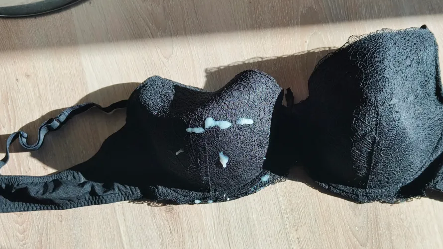 Small cum on a big D cup bra