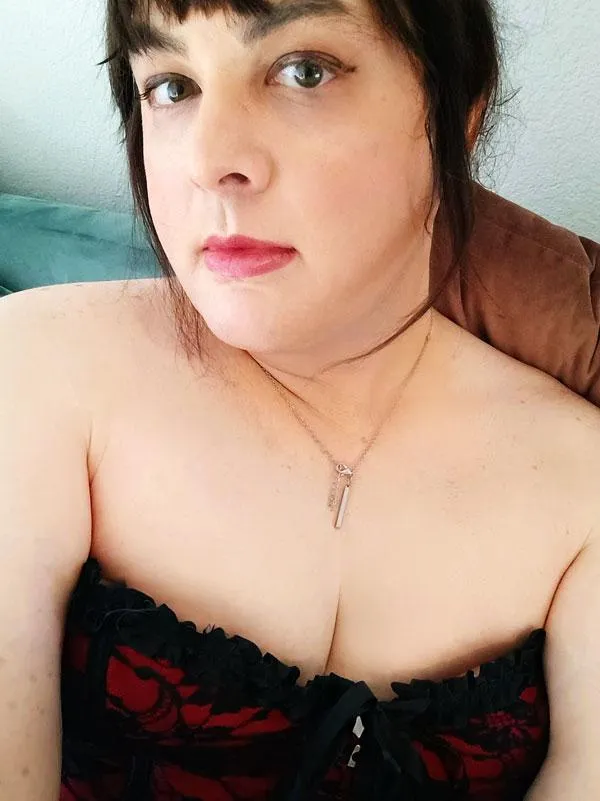 Still learning eyeliner [Return Our 3P Tools/Apps]