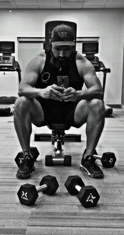 Texas Oilfield Men Are Built Different, who agrees ?