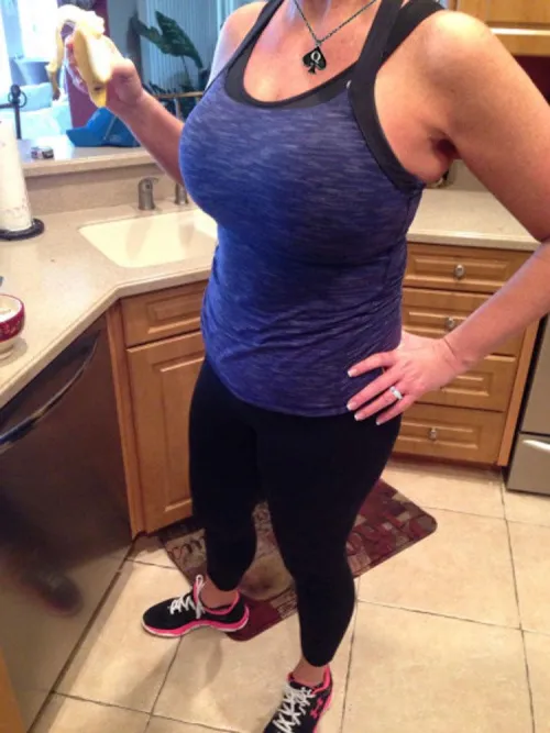 White mom hiding in the suburbs... come tribute me and bully my son!