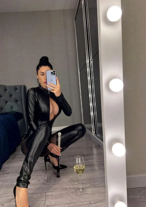 my ex didn't want to worship my heels