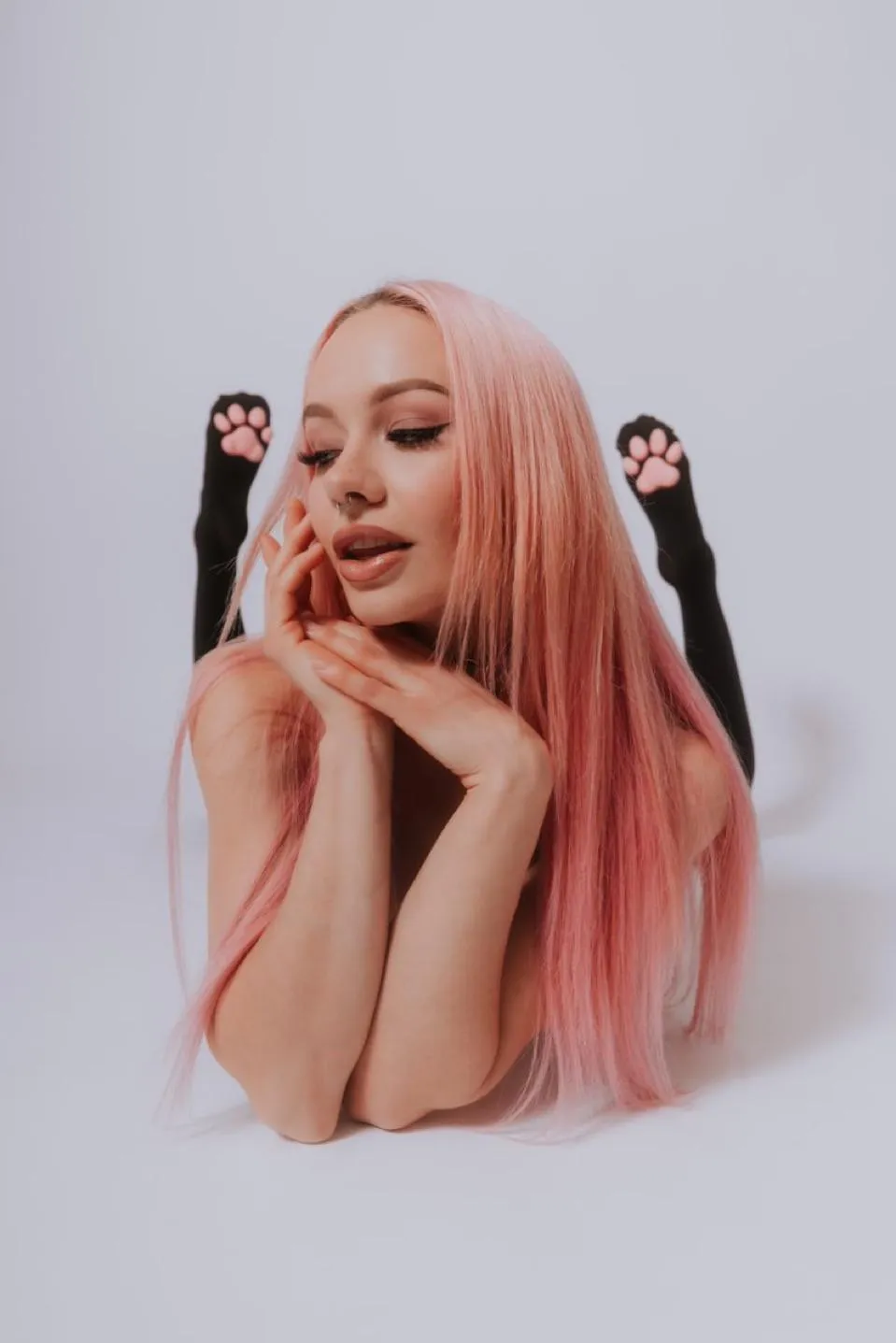 she is so fine with pinky hair