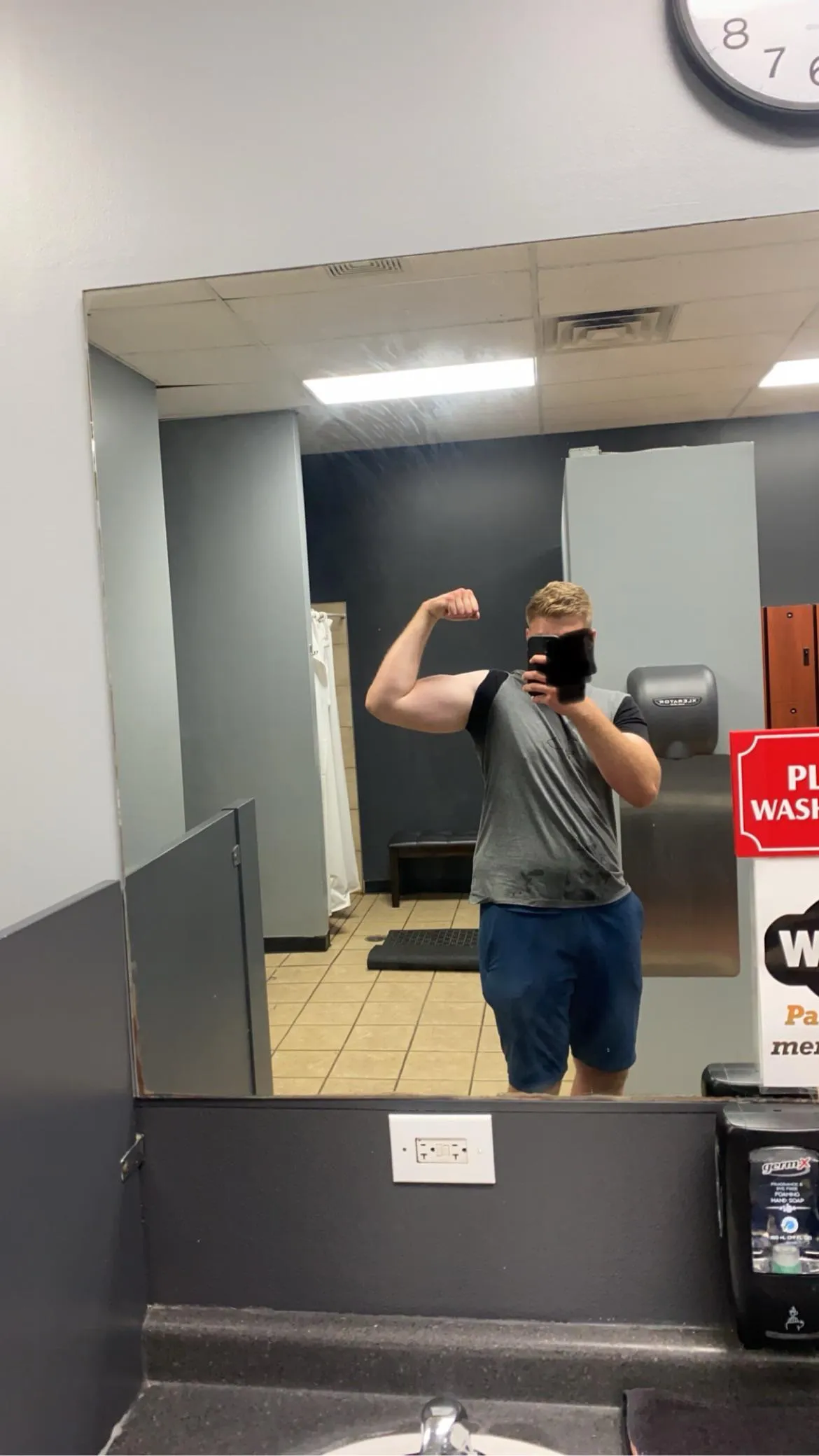 22M hung bwc looking for a hotwife