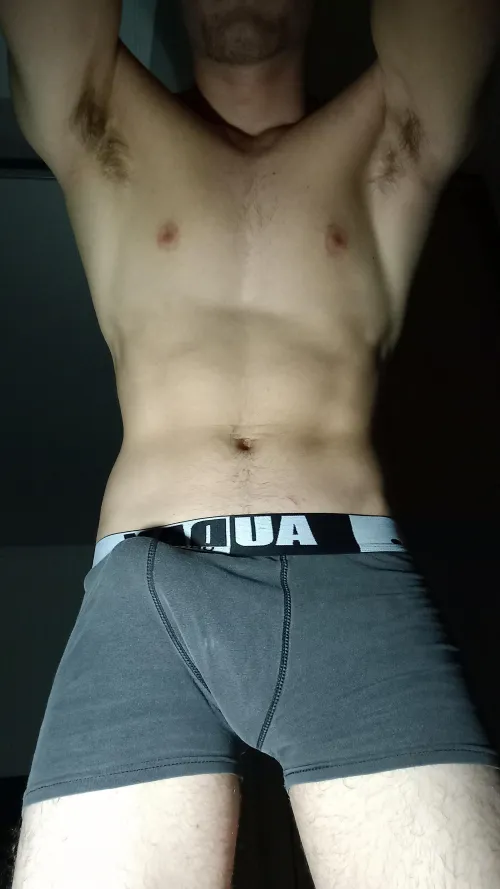 Alguém quer falar sobre academia e outras coisas no tel?