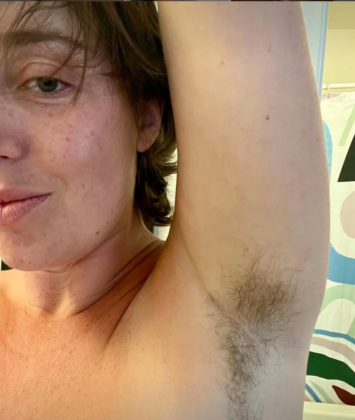 Baby hairs and a strong scent [p]