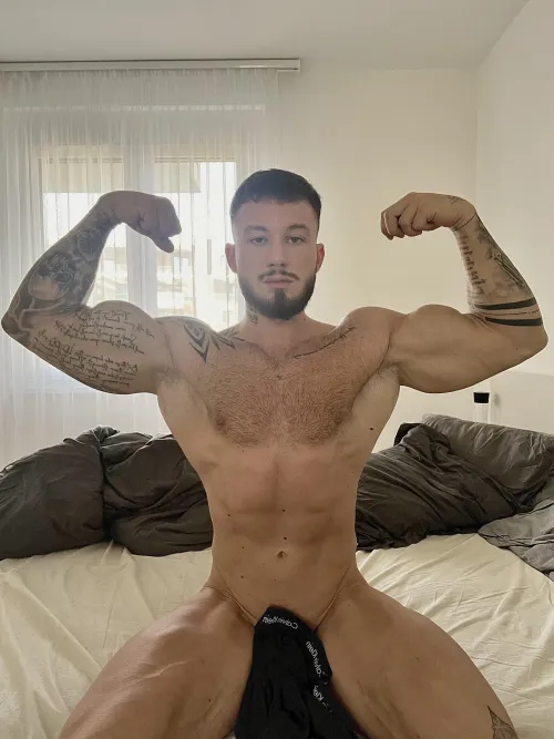 Couldn't handwrite a better v shape than my abs line