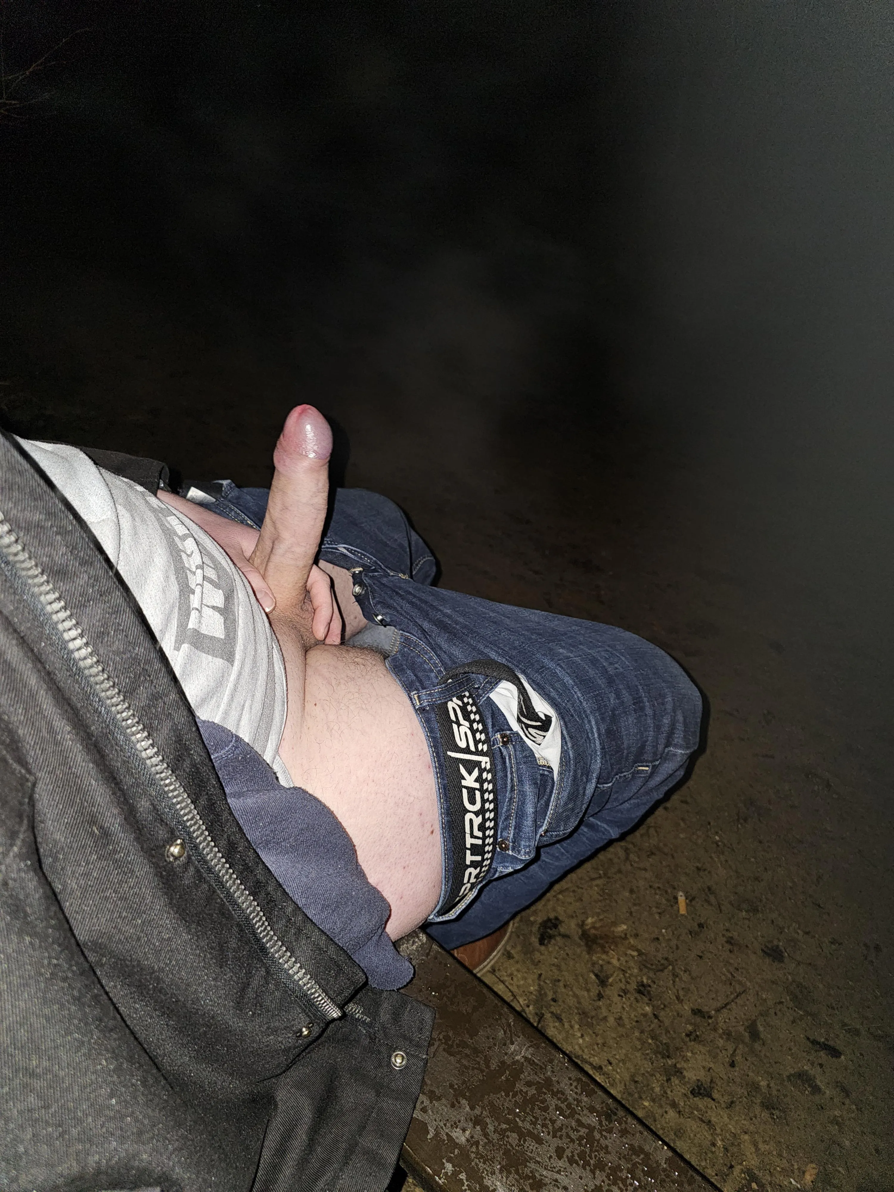 Cum find me on a public bench