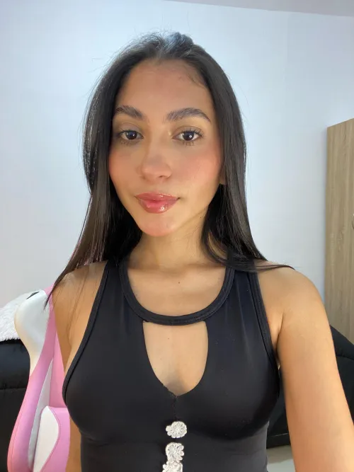 I am online in [Sweetnaughtygirl_]