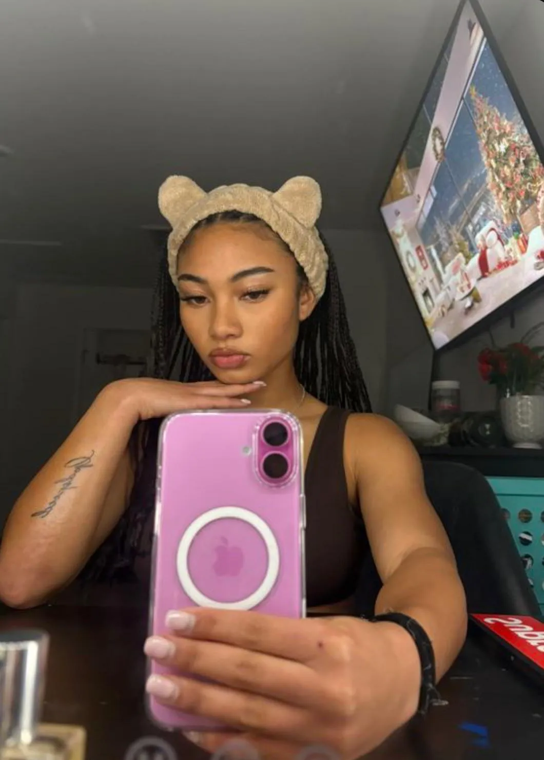 If you want to be pleased message me[online]