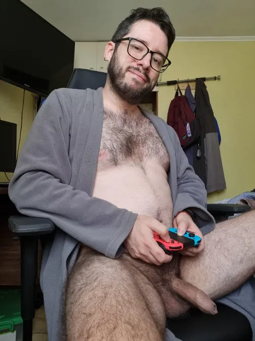 It's sunday, pup. Relax, don't worry about your appearance. Be lazy and let's play videogames