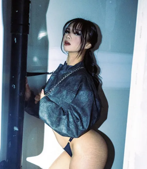 Japanese fit girl is waiting for you