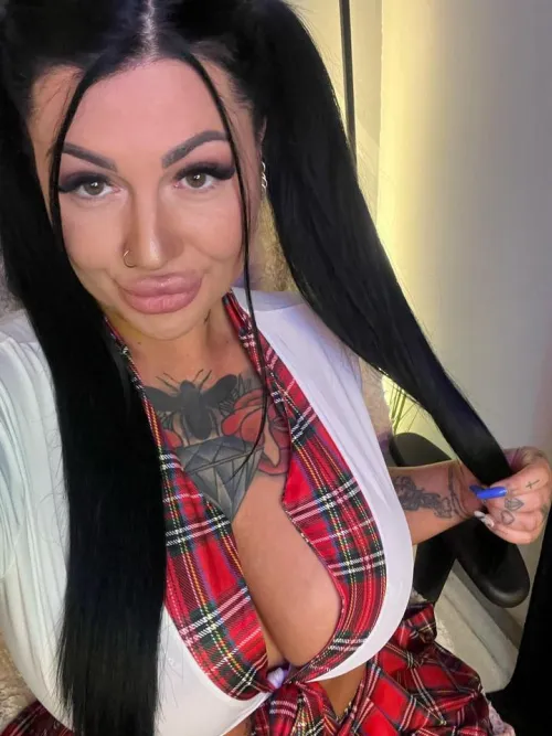 [krysstal003] I'm live right now. Let's have fun