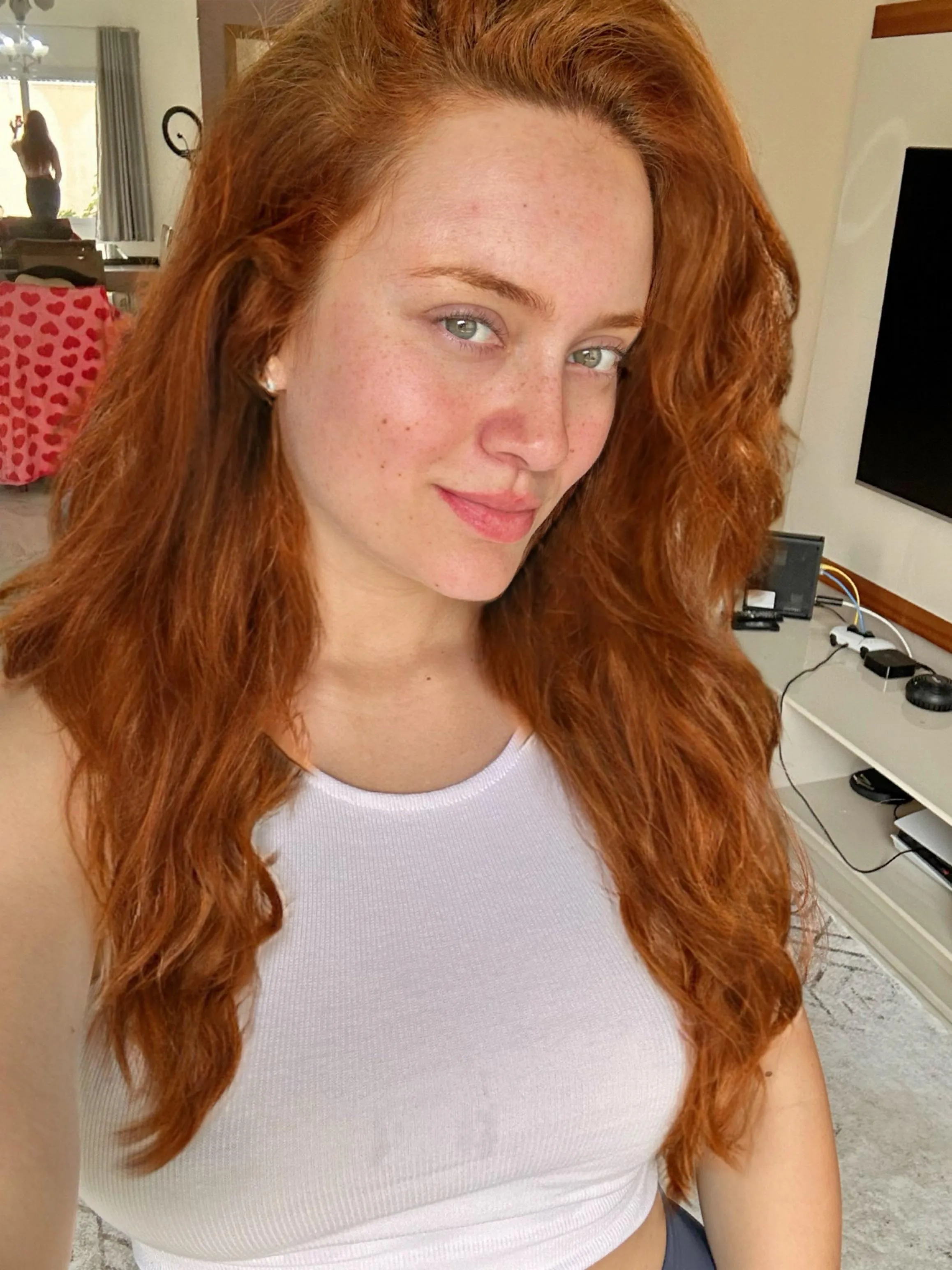 People say I don’t look my age. F32