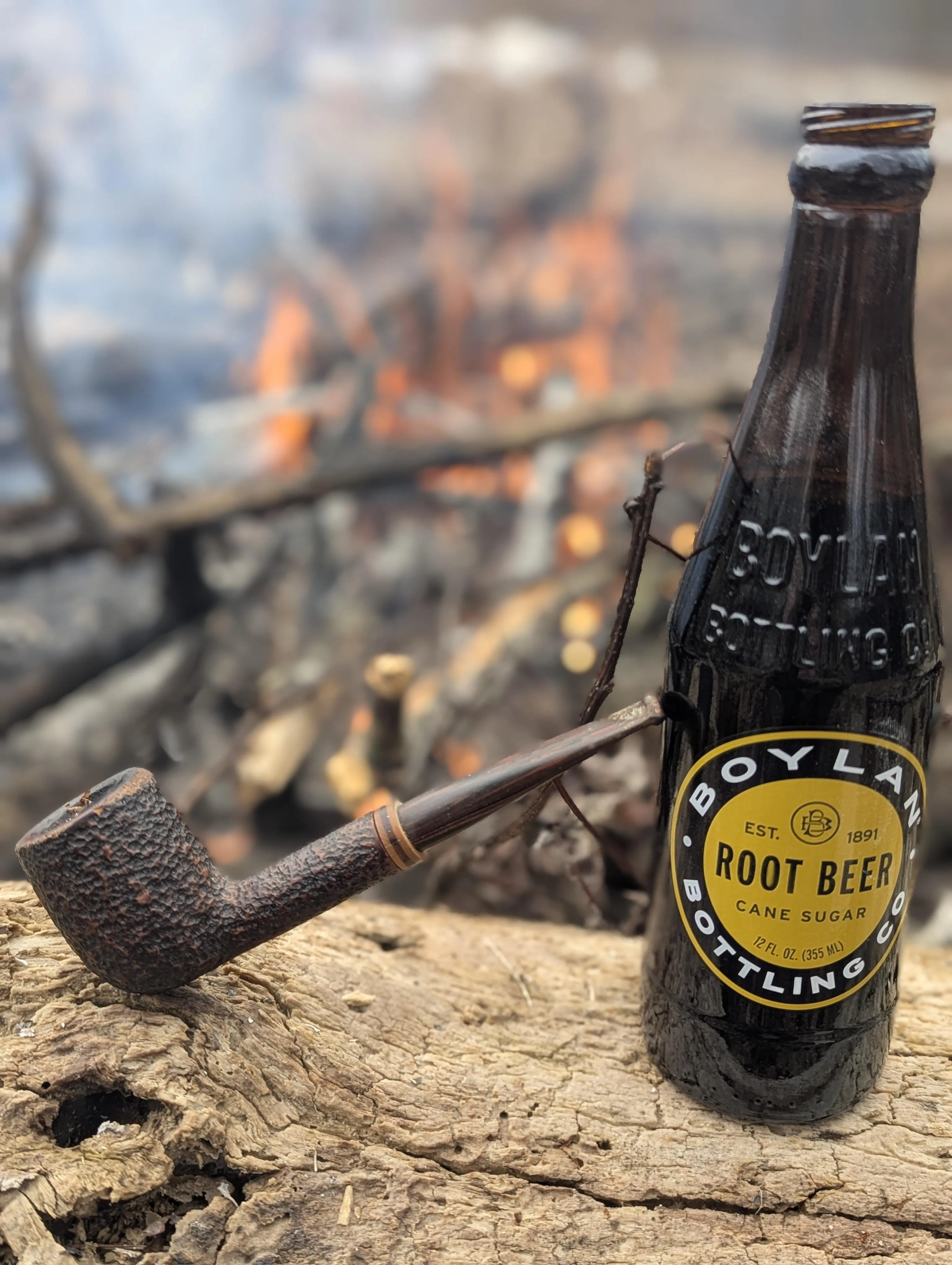 Some Dark Holler in the Savinelli, root beer, and a fire