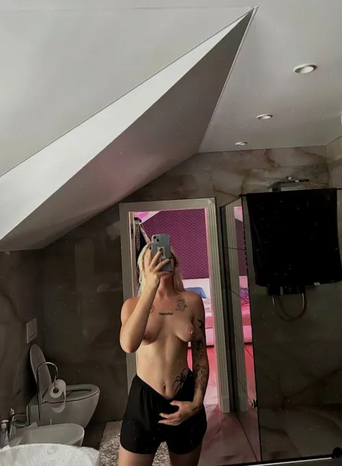 Taking nude selfies is my passion