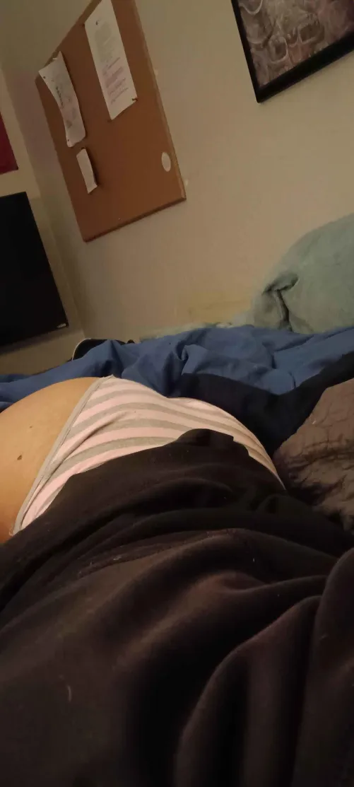 Would you slap my ass for 10 bucks?