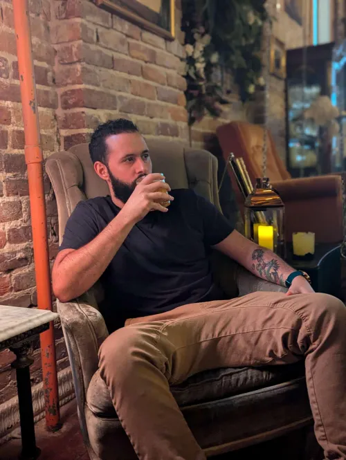 32 [M4F] - I Want to Rub Your Feet & Lick Your Toes