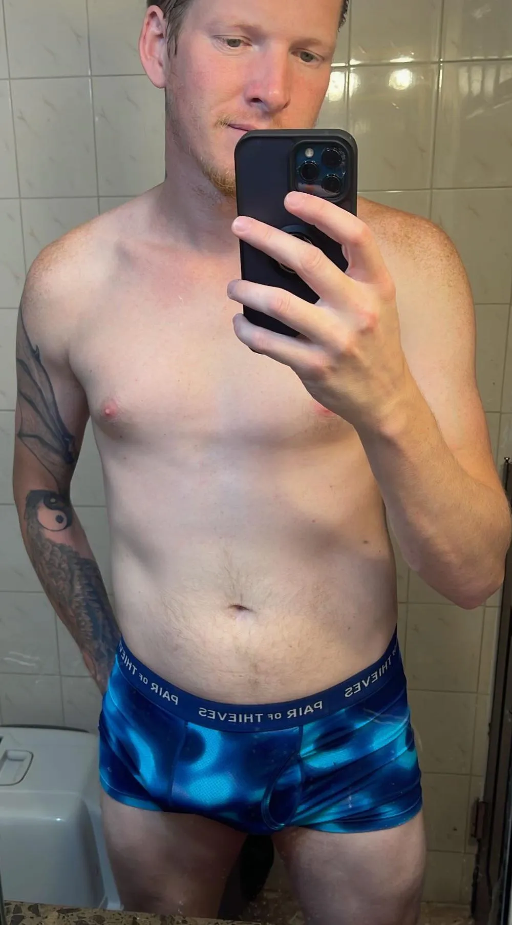 [34][M4MF/F][Williamstown] hosting tonight if anyone is interested in connecting