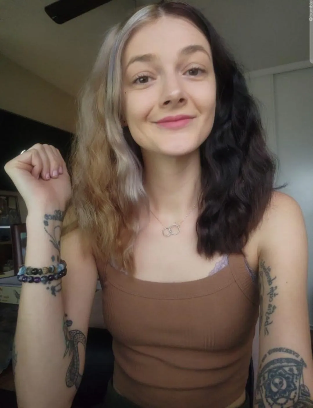 Awake wanna chat if you know me say hi