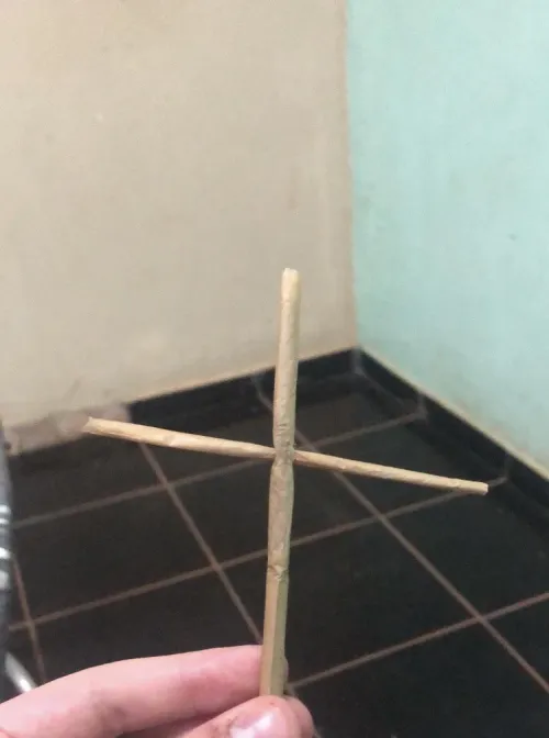 baseado de cruz eh considerado blasfêmia ?