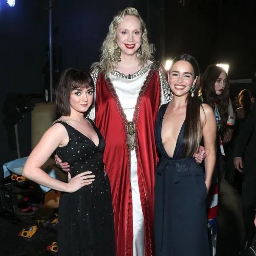 How would you direct a no limits scene with; Arya, Brienne and Queen Daenerys ?