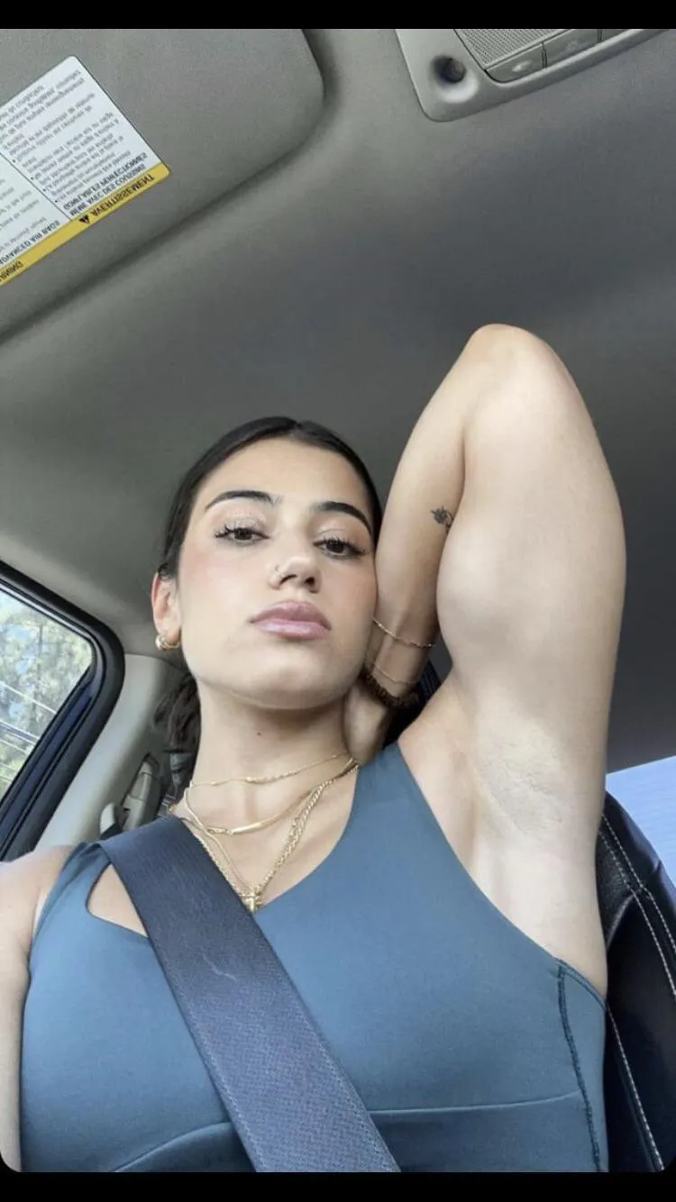 I always come back to this pic it’s so good