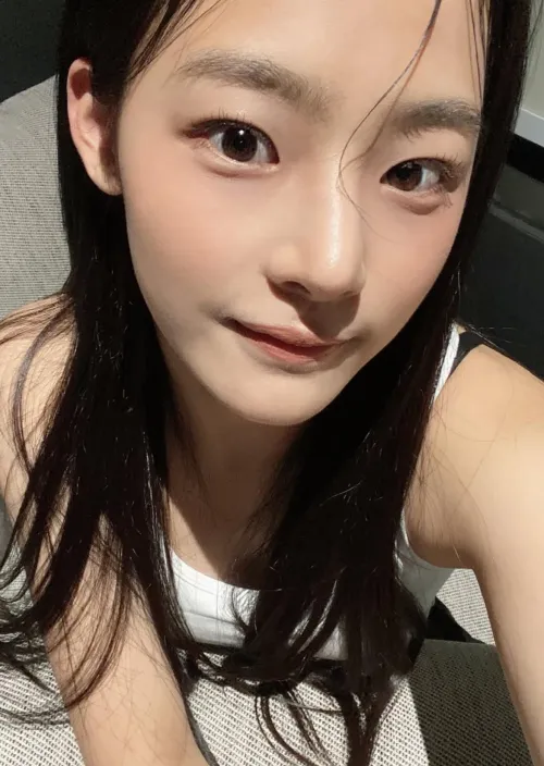 New Jeans - Minji (rare pits)