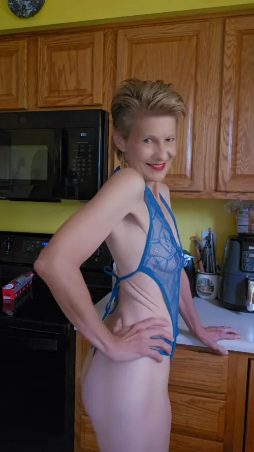 Would you jerk off in front of this grandma