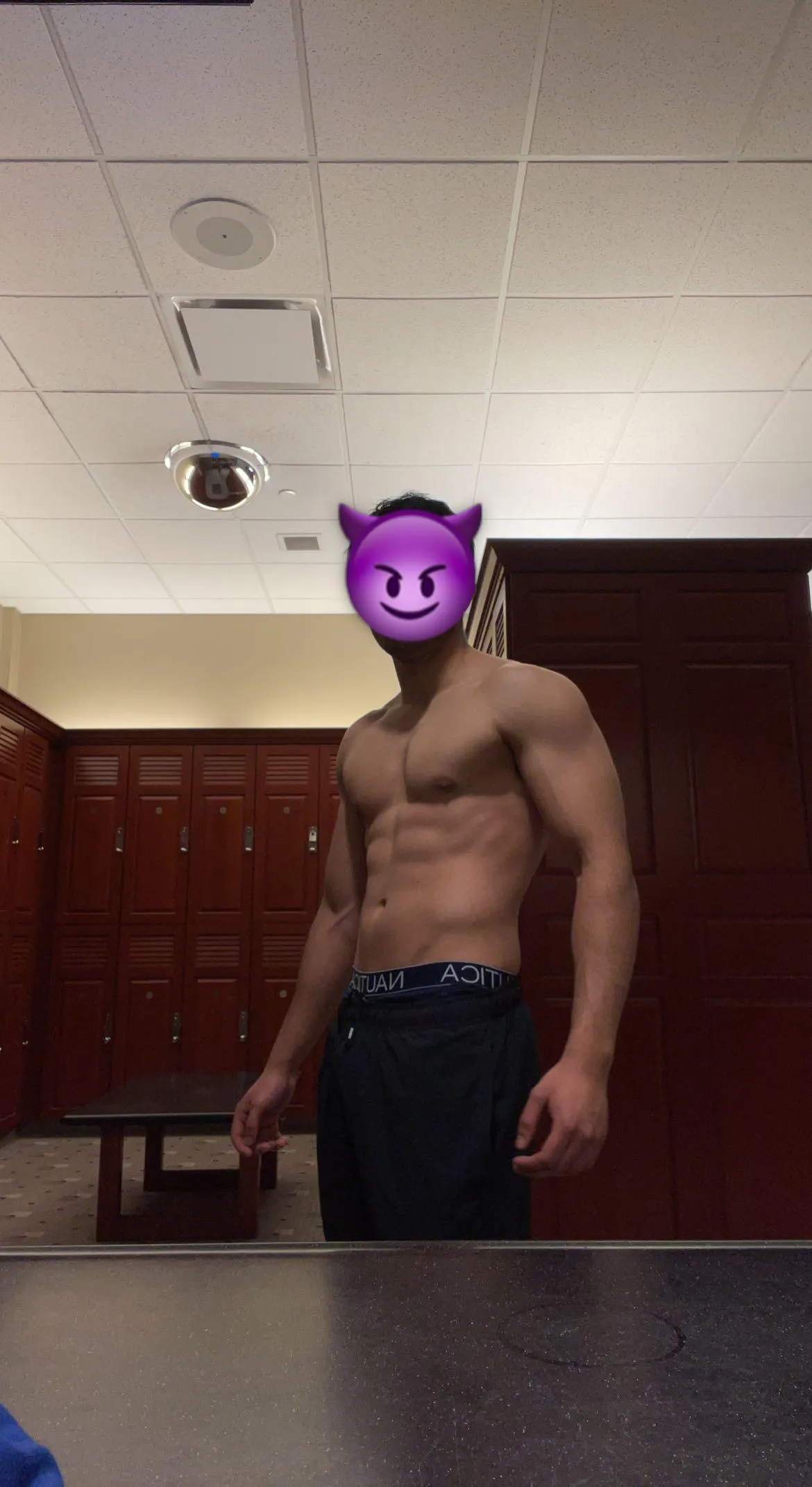25M Bull very fit and hung , from Fairfield CT , looking for couples or single females