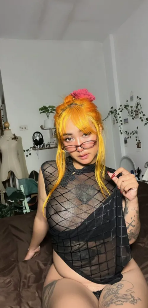 if u’re less than 5 inches, better upvote so i can laugh lmfao