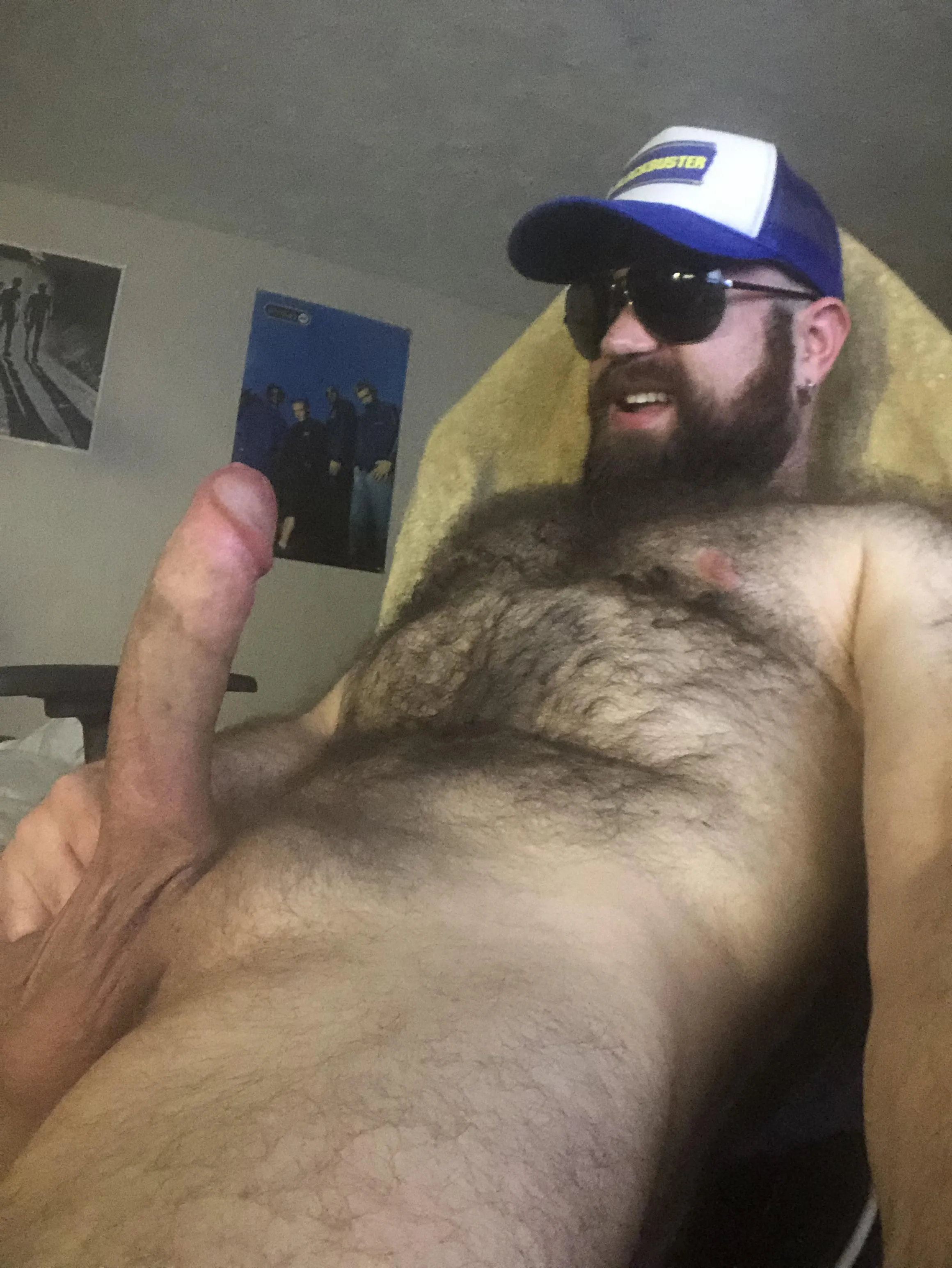 It’s time for you to get down on my dick while rubbing my beard [40]