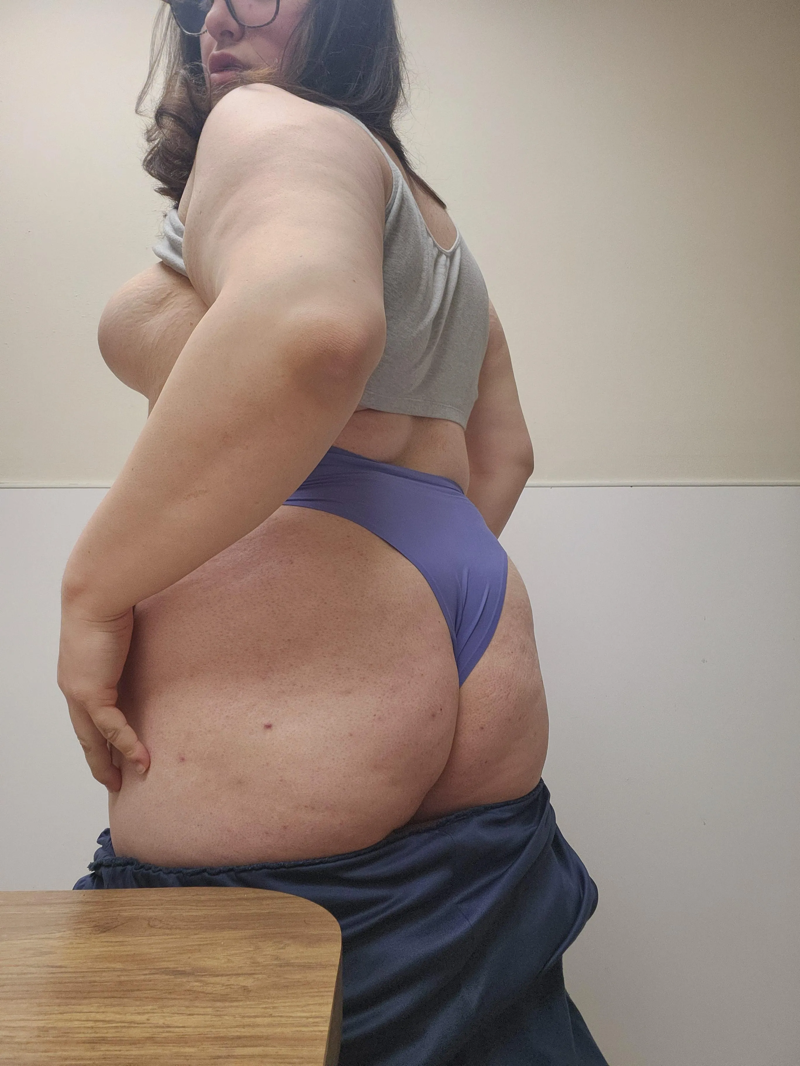 Need someone to play with my ass and tits right now, im so bored lol