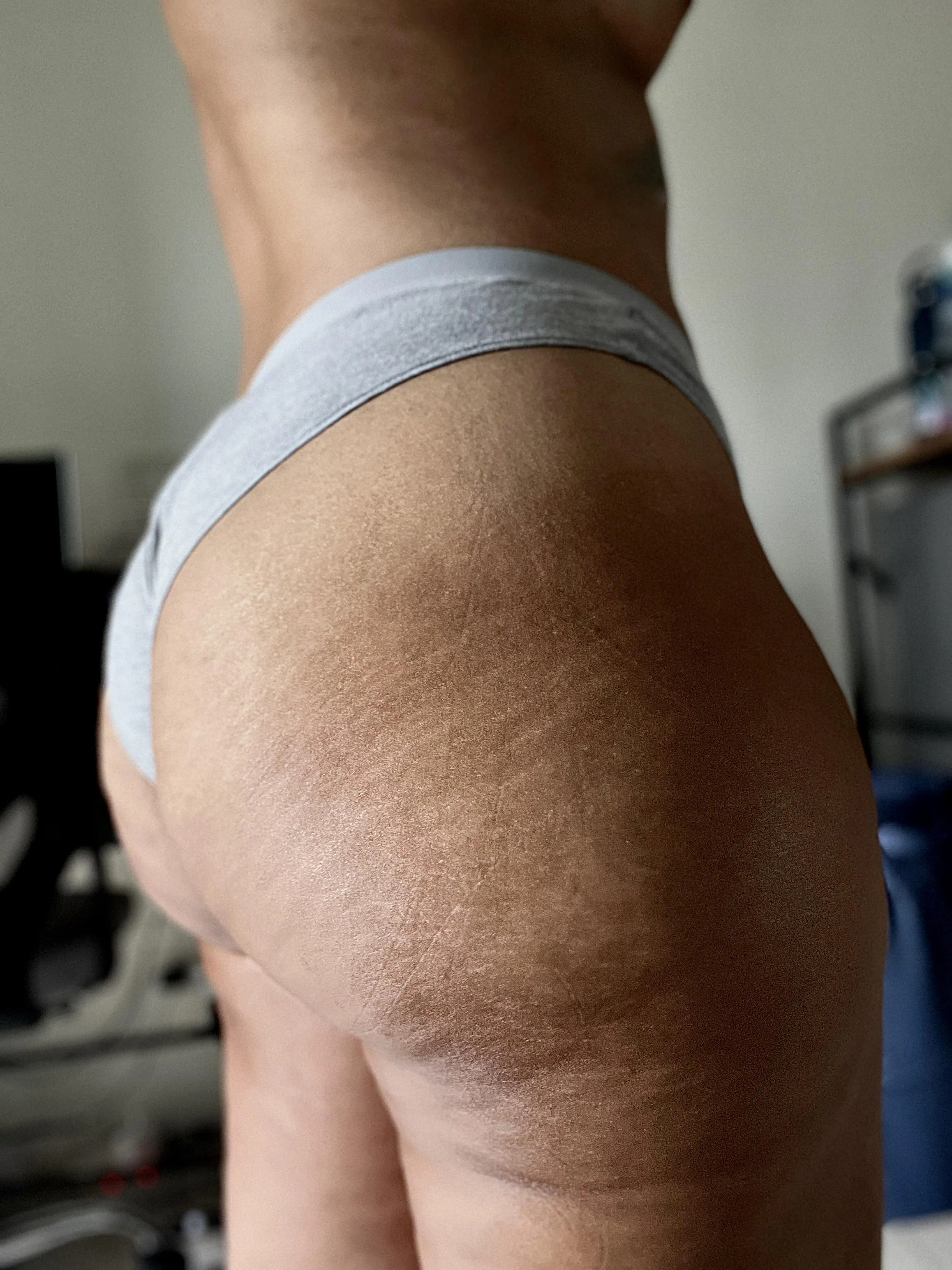 Particularly enjoying the stripes and tan line this morning