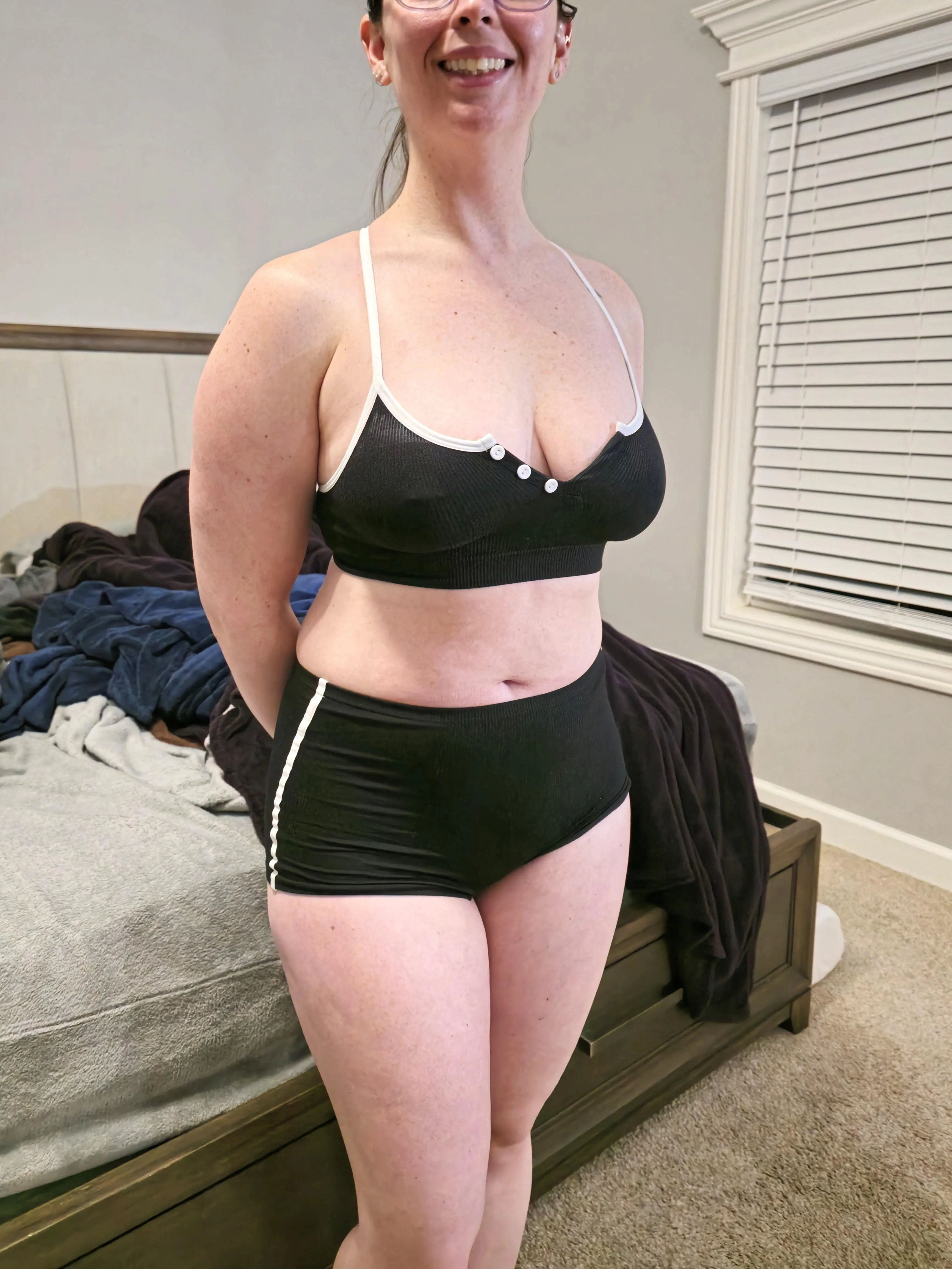 Perfect outfit to cuddle and watch movies [F]