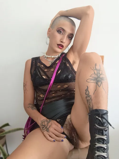 Taste my hairy body baby