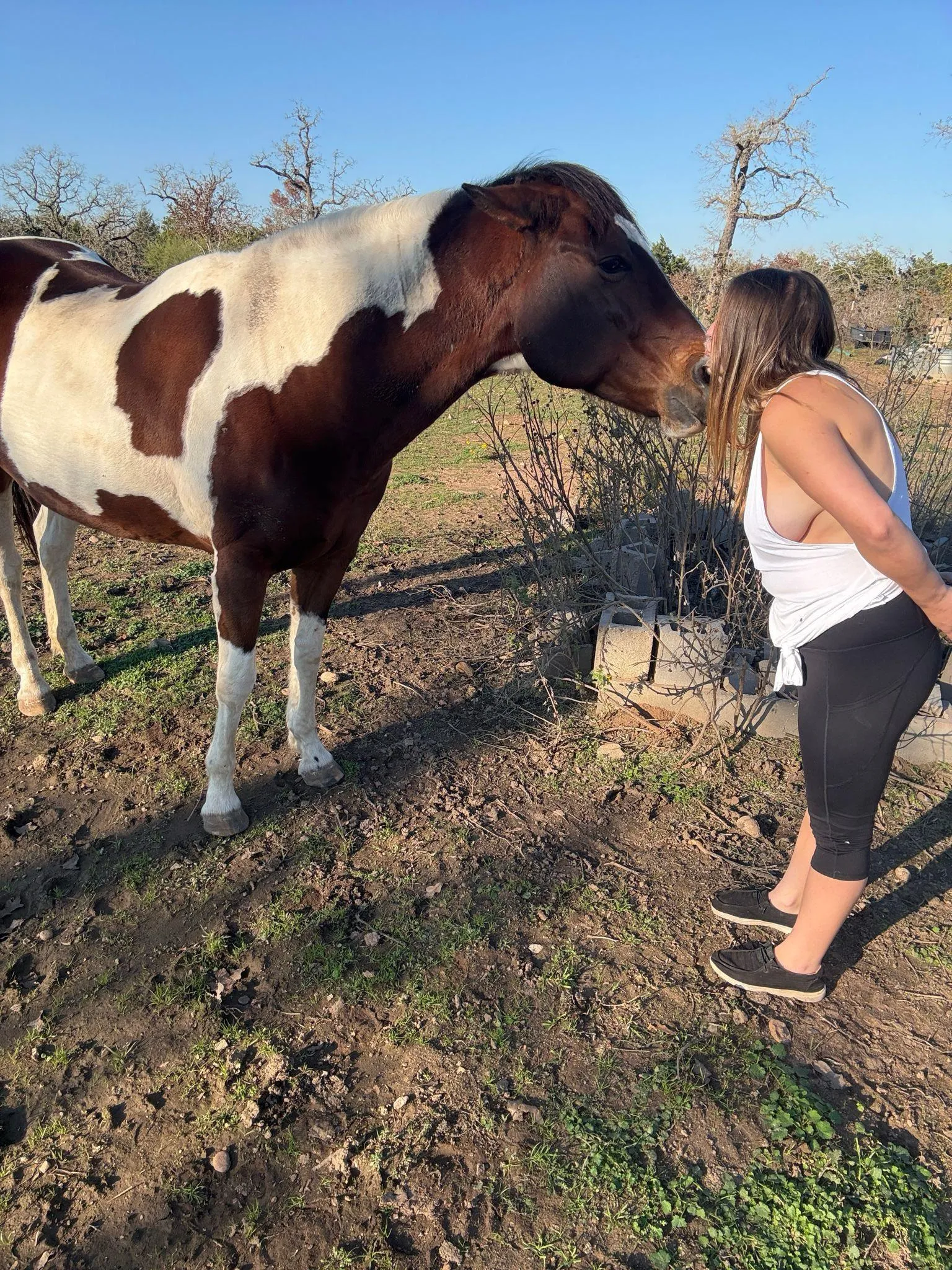 This country girl ain’t afraid of horse slobber