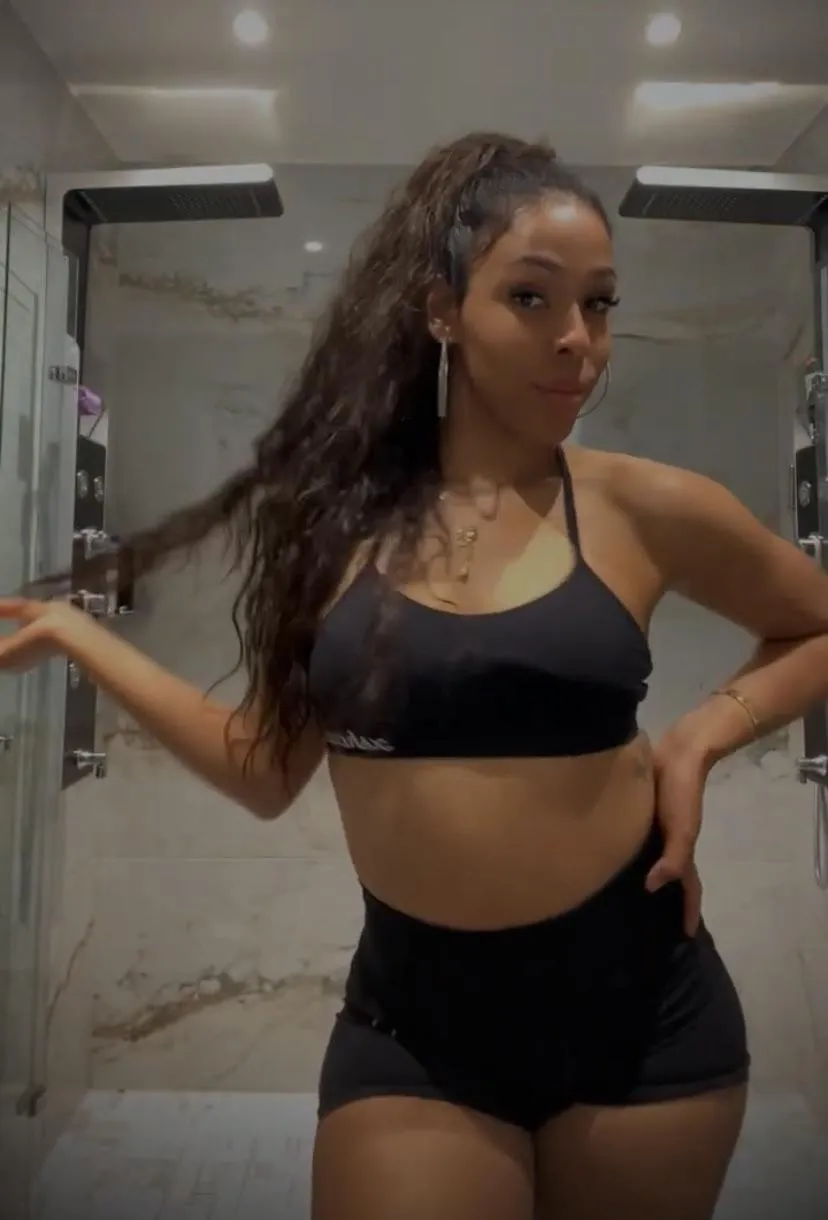 Wouk you let a Latina twerk on it?