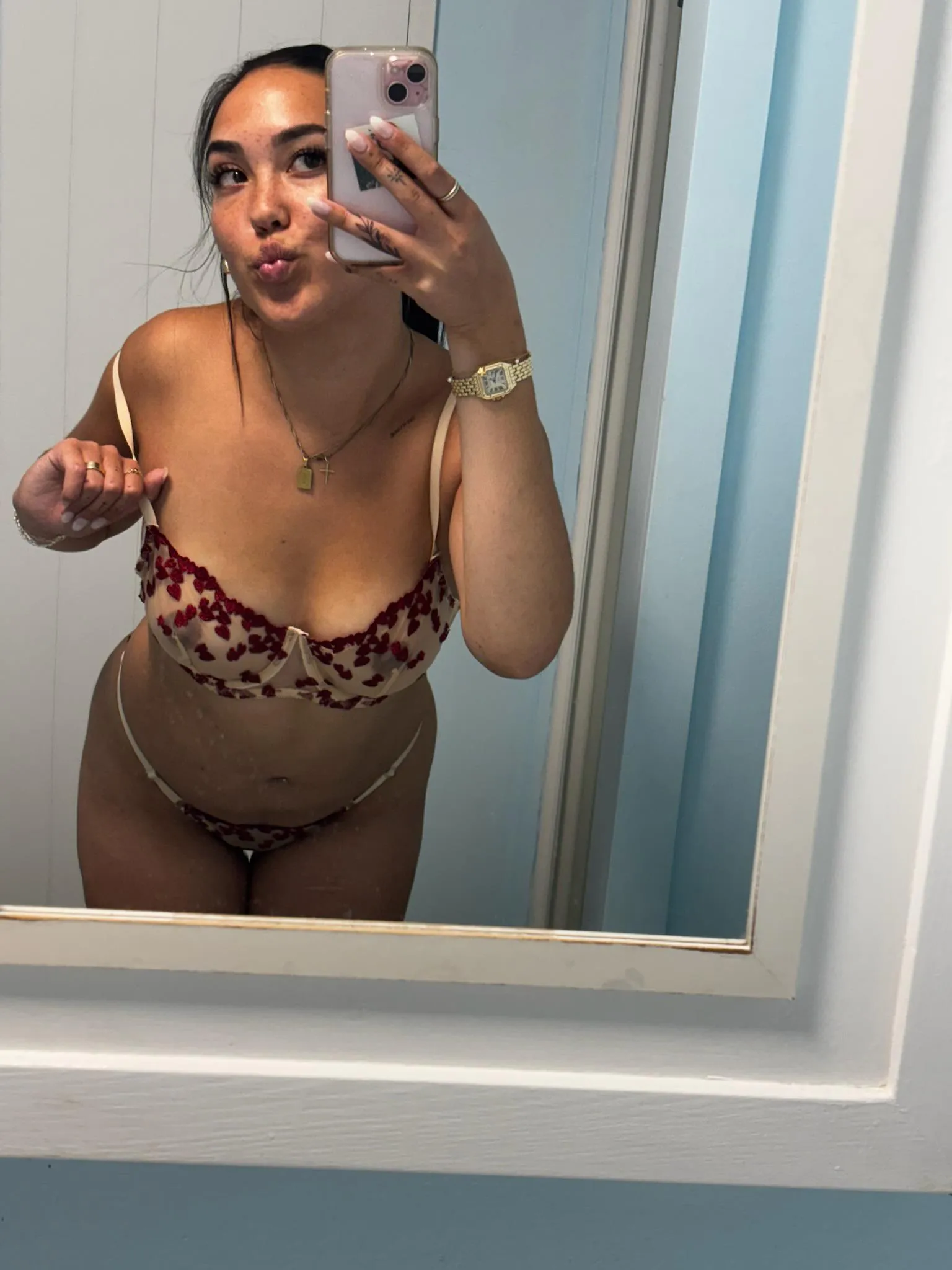 18F, looking for an older daddy who can pump me full with a creampie. hmu if you are down