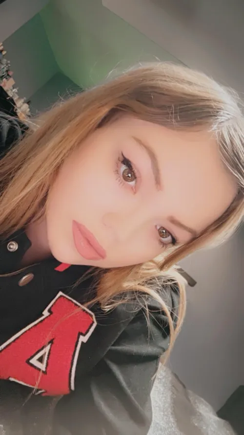 [26F] [Selling] who’s ready for some fun?? bratty, milf. I’m into a lot. My favorites are customs, pics & vids, joi, ratings, gfe, femdom, findom, humiliation, toy play & more! Dm or snap