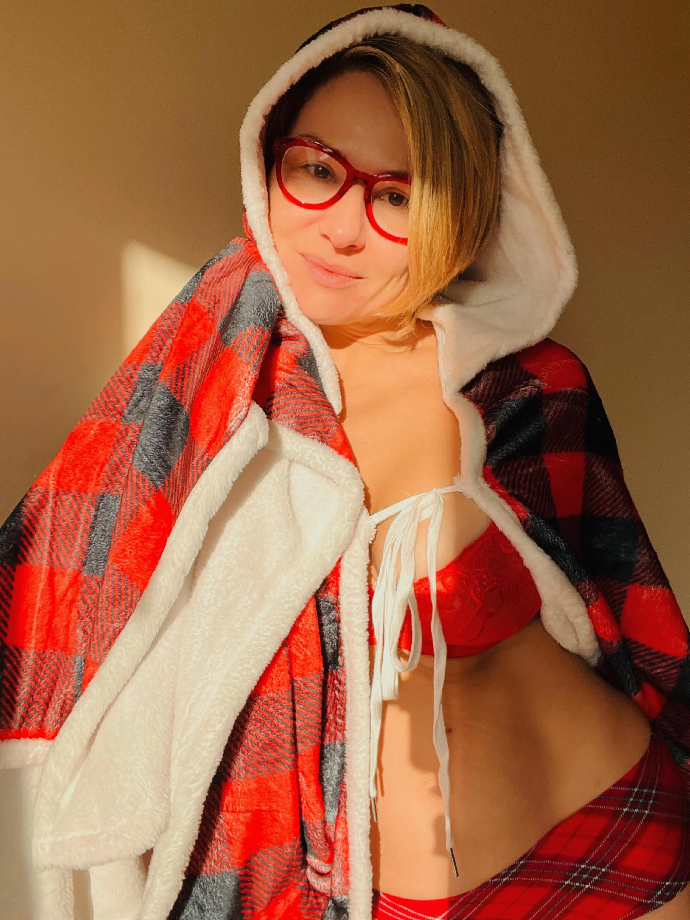 Are you into fairy tales, I'll be the wolf [F42]