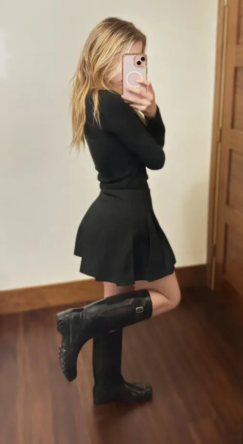 do my latex wellies make you weak?