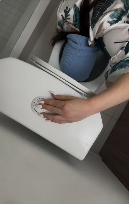 Have you ever seen someone flush their own face?