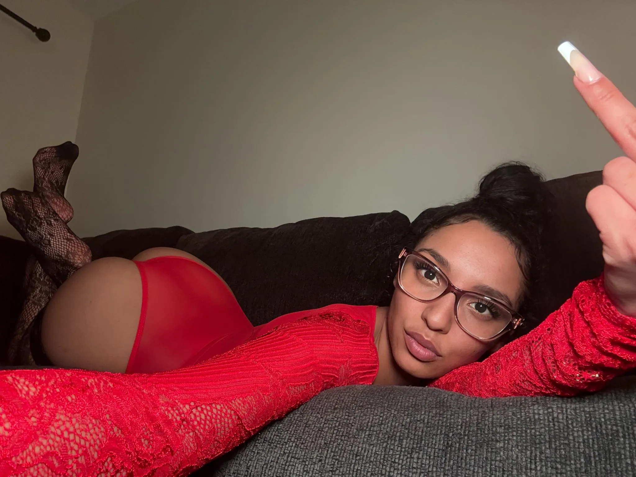 Imagine relapsing over pretty feet.