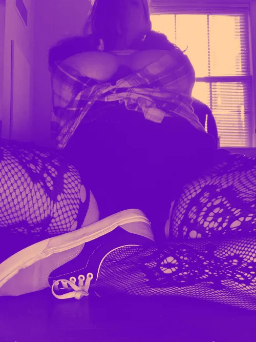 Kitten needs your love