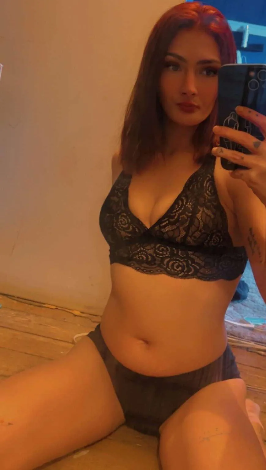 Let’s have fun together! Sexting, cam, GFE, panties, vials, ratings, customs & more!!!