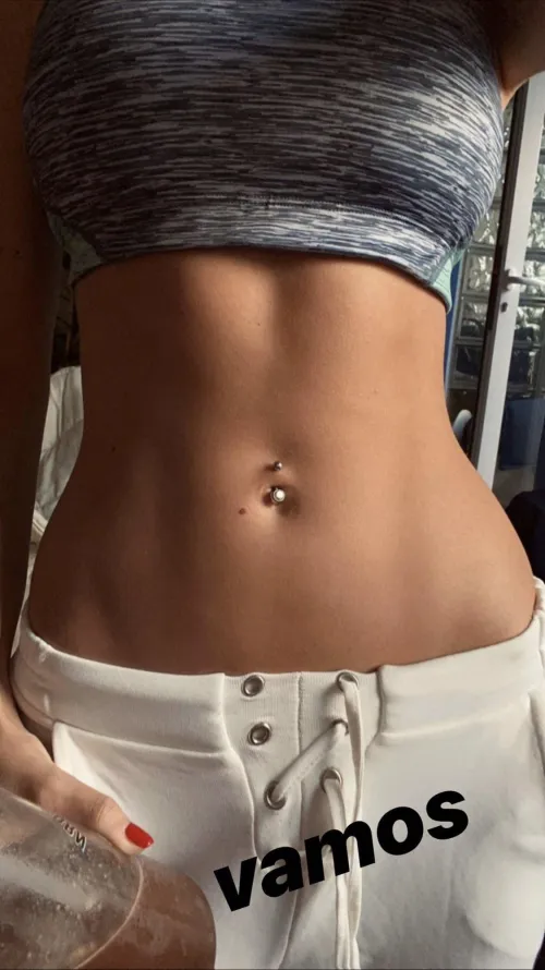 Not a single inch of belly fat | Ester old IG story 