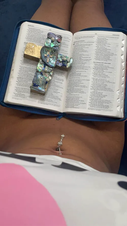 (OC) honey come to bed, its bible study time <3