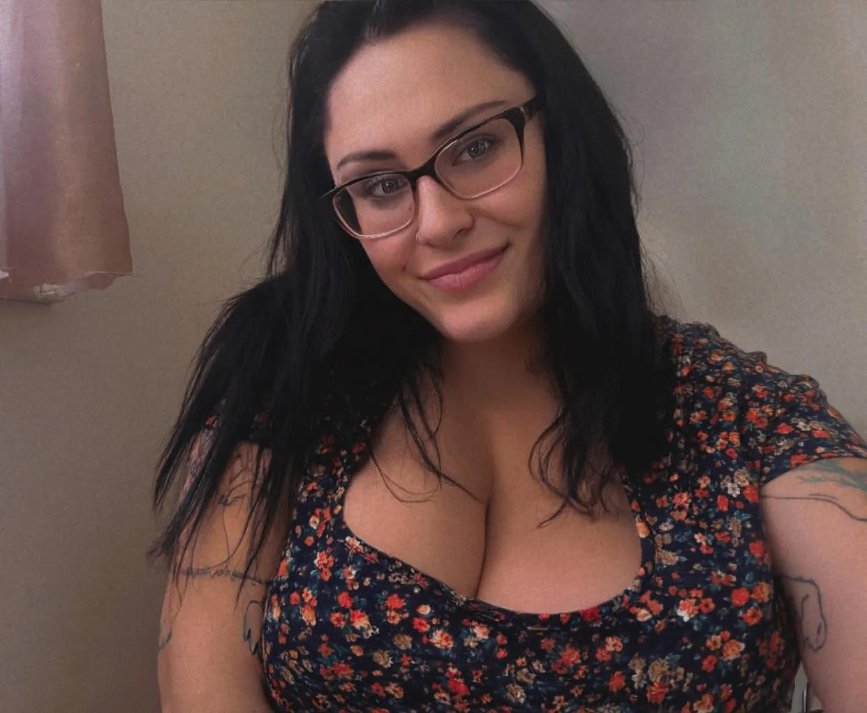 [selling] bundles dropbox [gfe] [rate] and more! ask for my menu! telegram:sunshinebabez snap:geenbagss :)