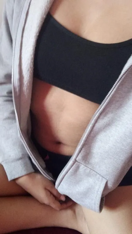 Ah! Got too many compliments onthe pull-over. So decided to unzip it lol. [F]