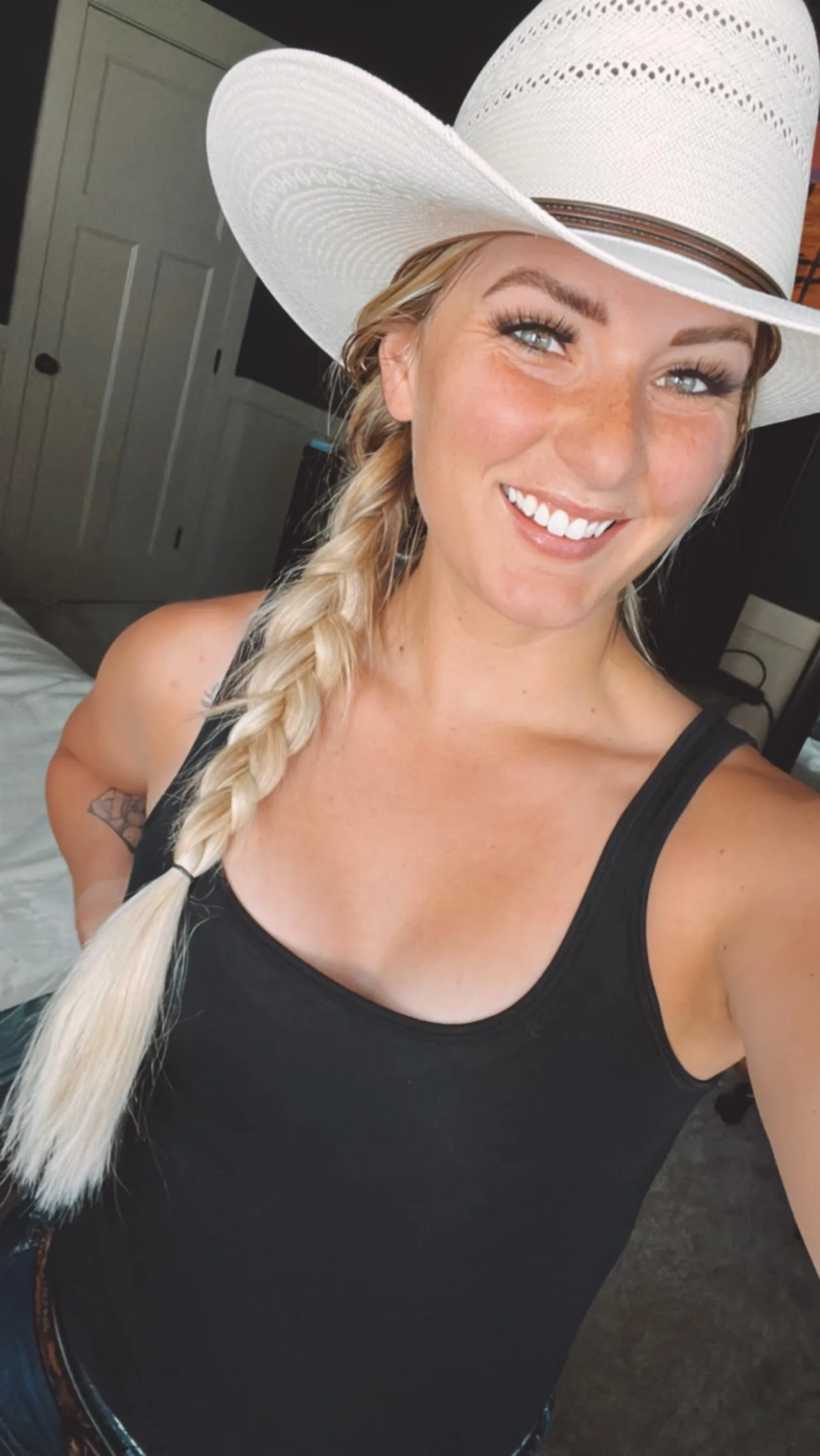 Am I your favourite horse chick yet?